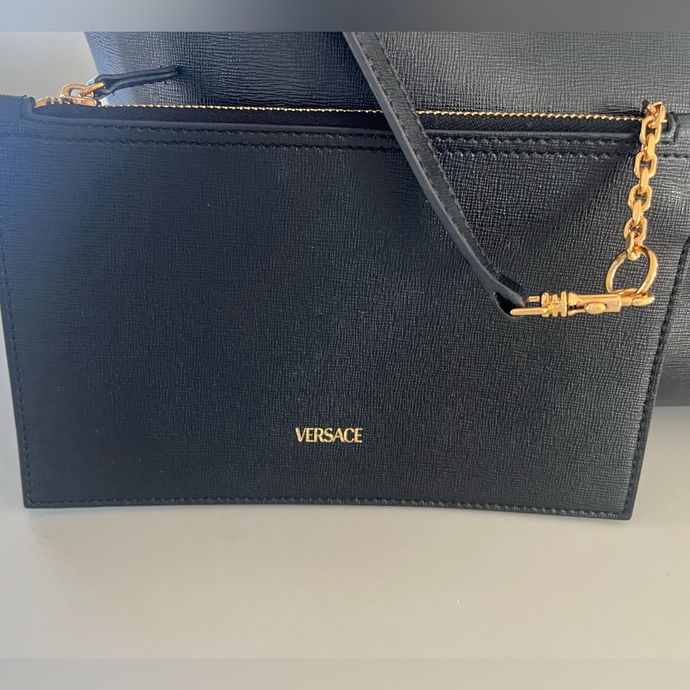 Versace Virtus Grained Calfskin Tote & Pouch Set Barocco V Gold-Tone Hardware - Picture 4 of 16